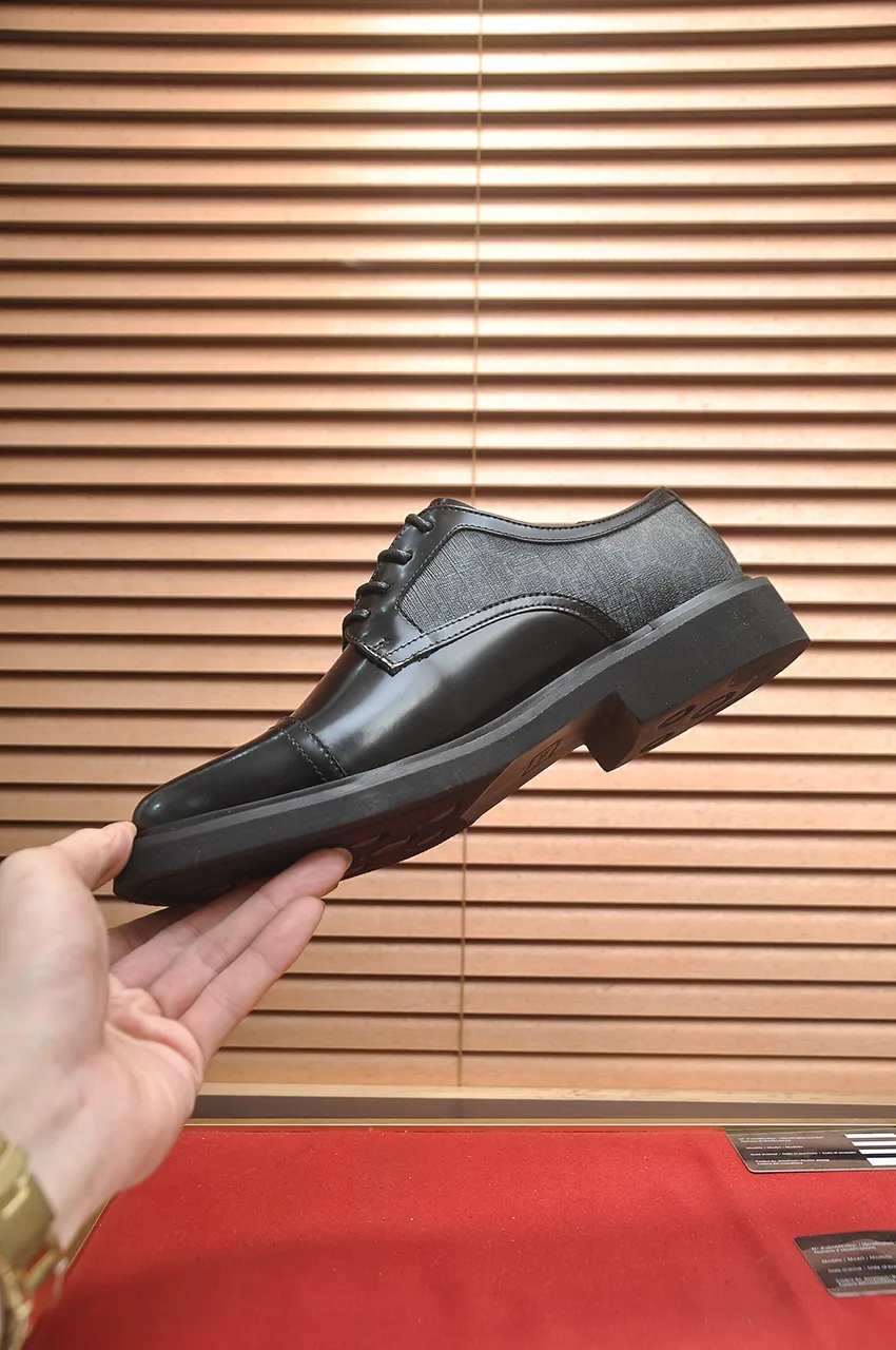 Men's shoes💰540💶Italy's top luxury men's shoe giant (GUCCI) (Gucci) (full cowhide lining) new arrival🍃Original European style🔰 Pleasant to the eye😍In order to make the shoes more durable and non-deformable🌀The production continues to follow traditional methods but there is still no lack of innovation💪Choose original sheepskin for the leather♻️ Smooth and natural And extra bright ⭐Made of imported cowhide, the first choice of rich people 38-45 (45 customized)